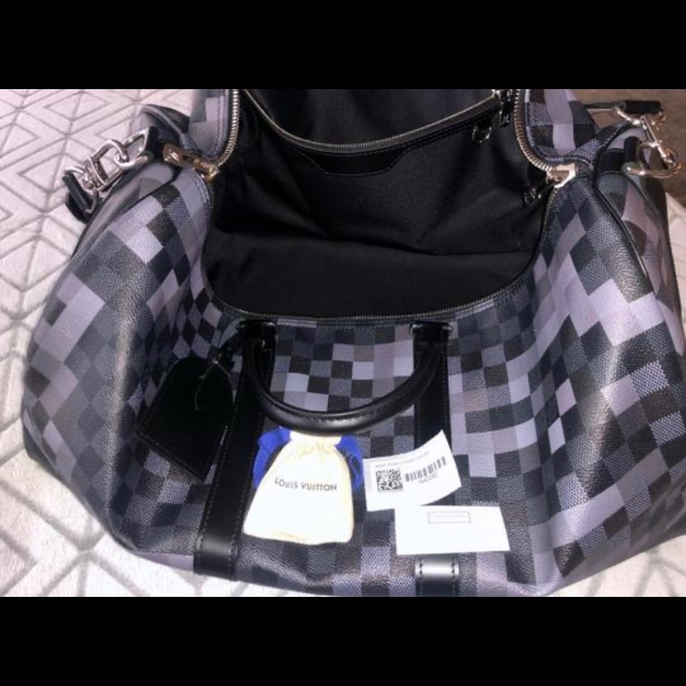 Authentic LV keepall 55 - Picture 7 of 13